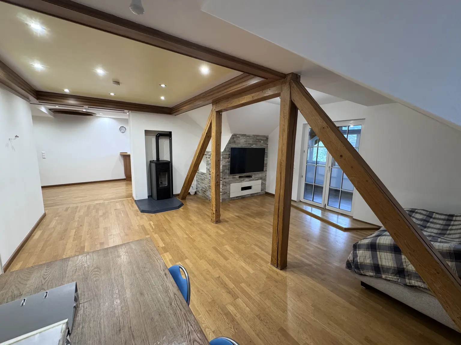 Exklusive Dachgeschosswohnung, großzügige Loggia und flexibler Ausbaufläche in bester Lage von Spittal an der Drau – Komfortables Wohnen mit moderner Ausstattung!