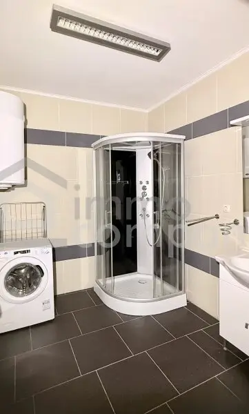 Räumige und helle Wohnung zu vermieten