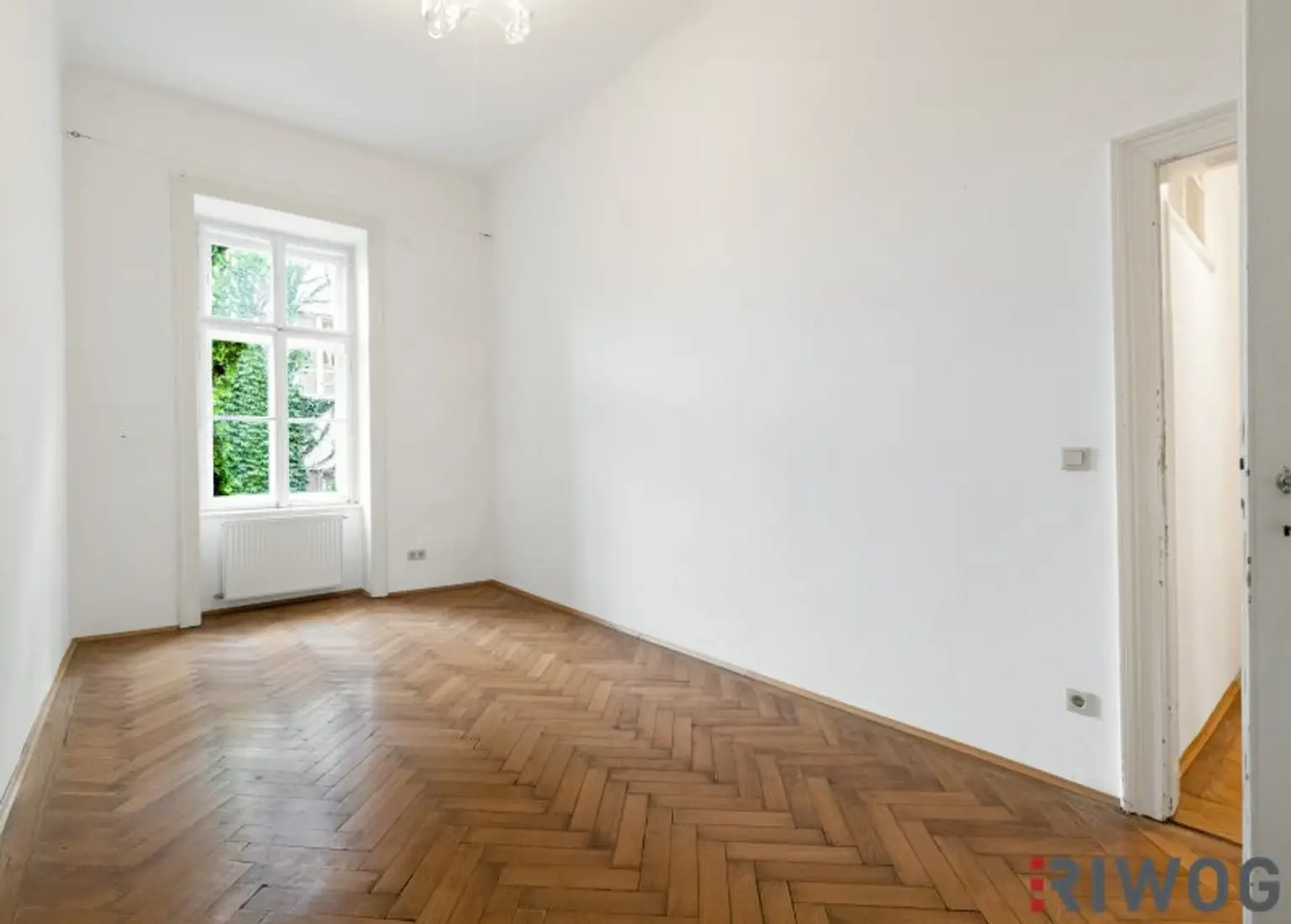 NÄHE 1. BEZIRK, DONAUKANAL UND AUGARTEN | Stilaltbauwohnung mit Potenzial | ca. 3,60 m Raumhöhe | Teils Hoflage | Rembrandtstraße