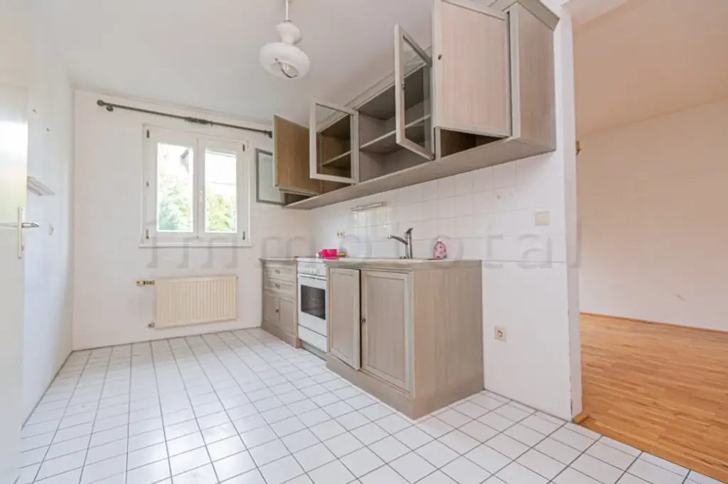 Dornbach - Pointengasse: Großzügige Terrassenwohnung mit unverbaubarem Grünblick