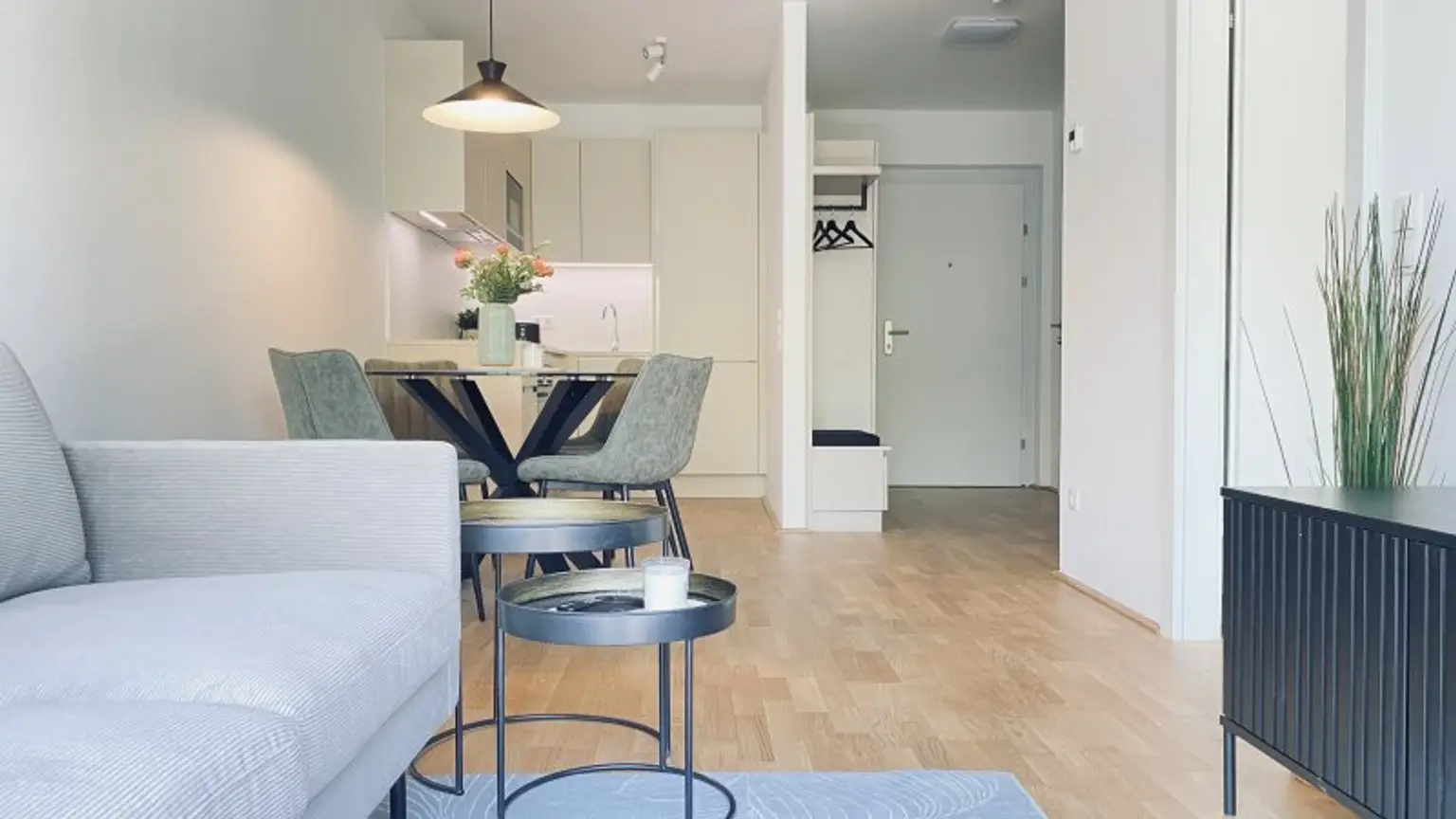 Voll Möblierte Wohnung für Kurzzeitvermietung - Moderne Zwei Zimmer Wohnung mit Balkon in Krems