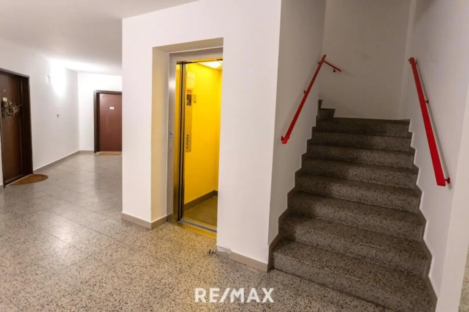 Neu sanierte 4-Zimmer-Eckwohnung im 2. Liftstock