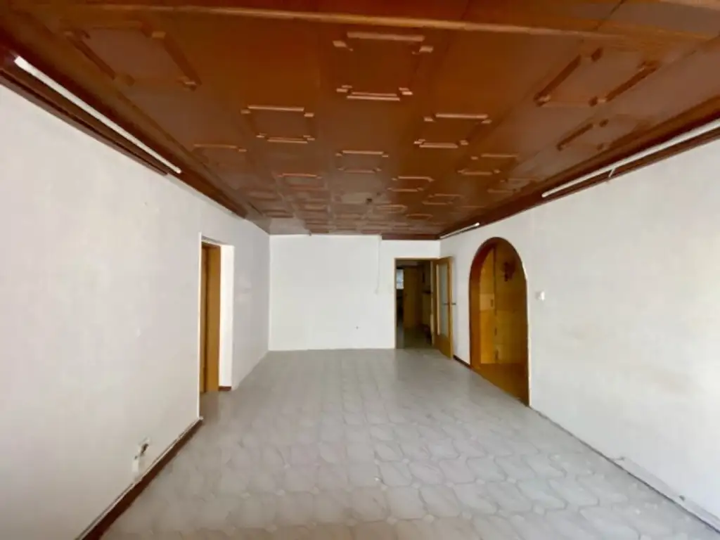 4 ZIMMER-Wohnung zu SANIEREN mit HOFSEITIGER LOGGIA
