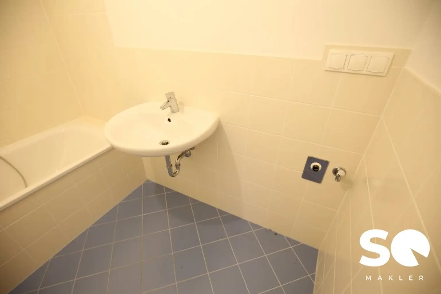 #SQ TOP 2 ZIMMER NEUBAU WOHNUNG MIT BALKON