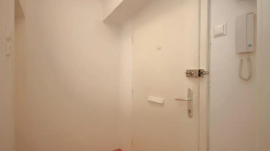 Lage, Lage, Lage! Gepflegte Kleinwohnung im Bezirk Jakomini!
