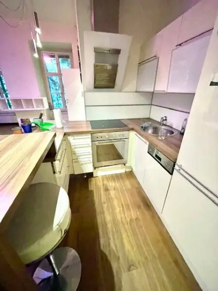 WOHNEN im 7-ten HIMMEL - INNENSTÄDTISCHE EigentumsWohnung - ELEGANTE Klassische Wiener-Altbau-Wohnung mit 2-Zimmern in Top Lage am SPITTELBERG - DURCHHAUS!