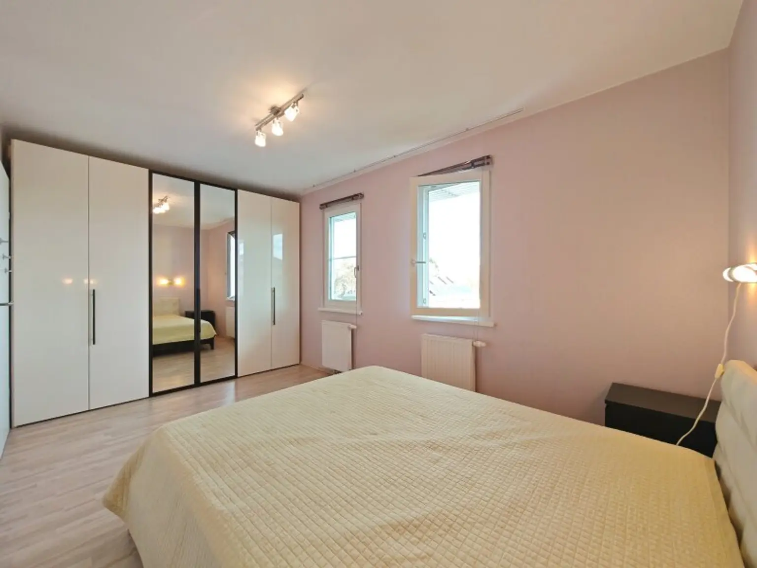 In absoluter Ruhelage bei der alten Donau, komplett möbliert