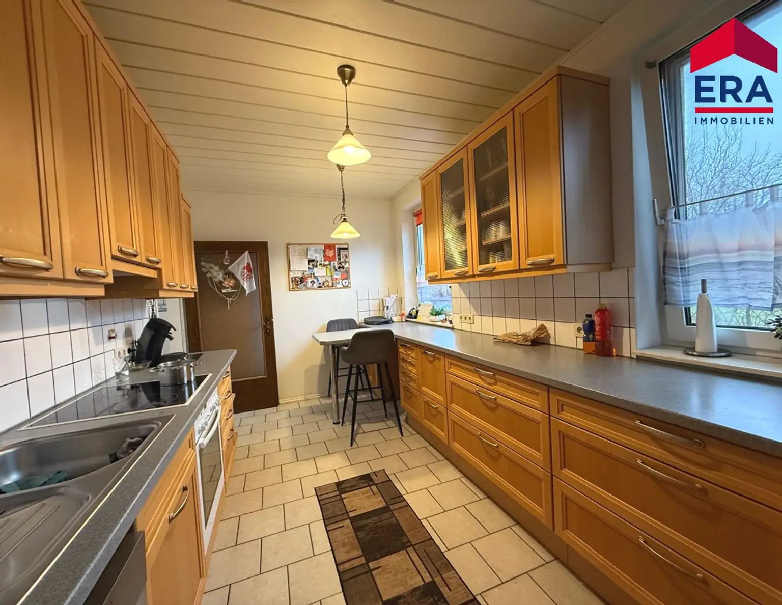 Ladendorf KAUF - Exklusives Zweifamilienhaus mit großem Garten