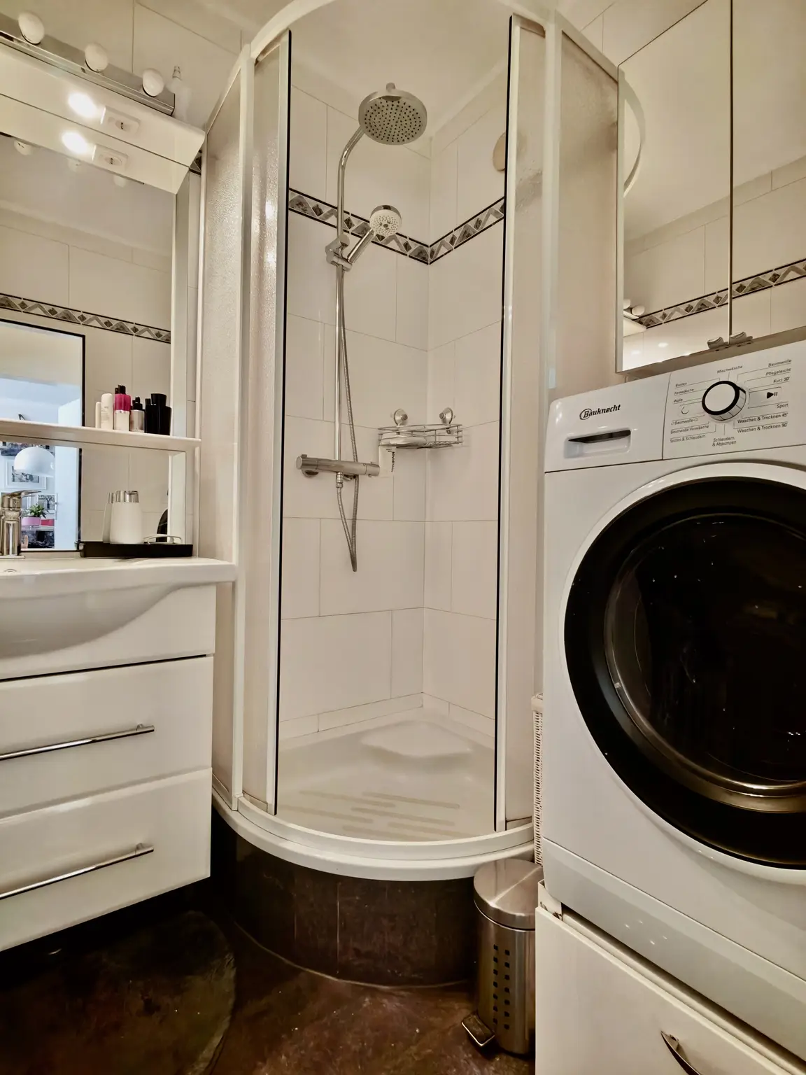 Charmante 2-Zimmer-Dachgeschosswohnung mit Ruheterrasse im 17. Bezirk
