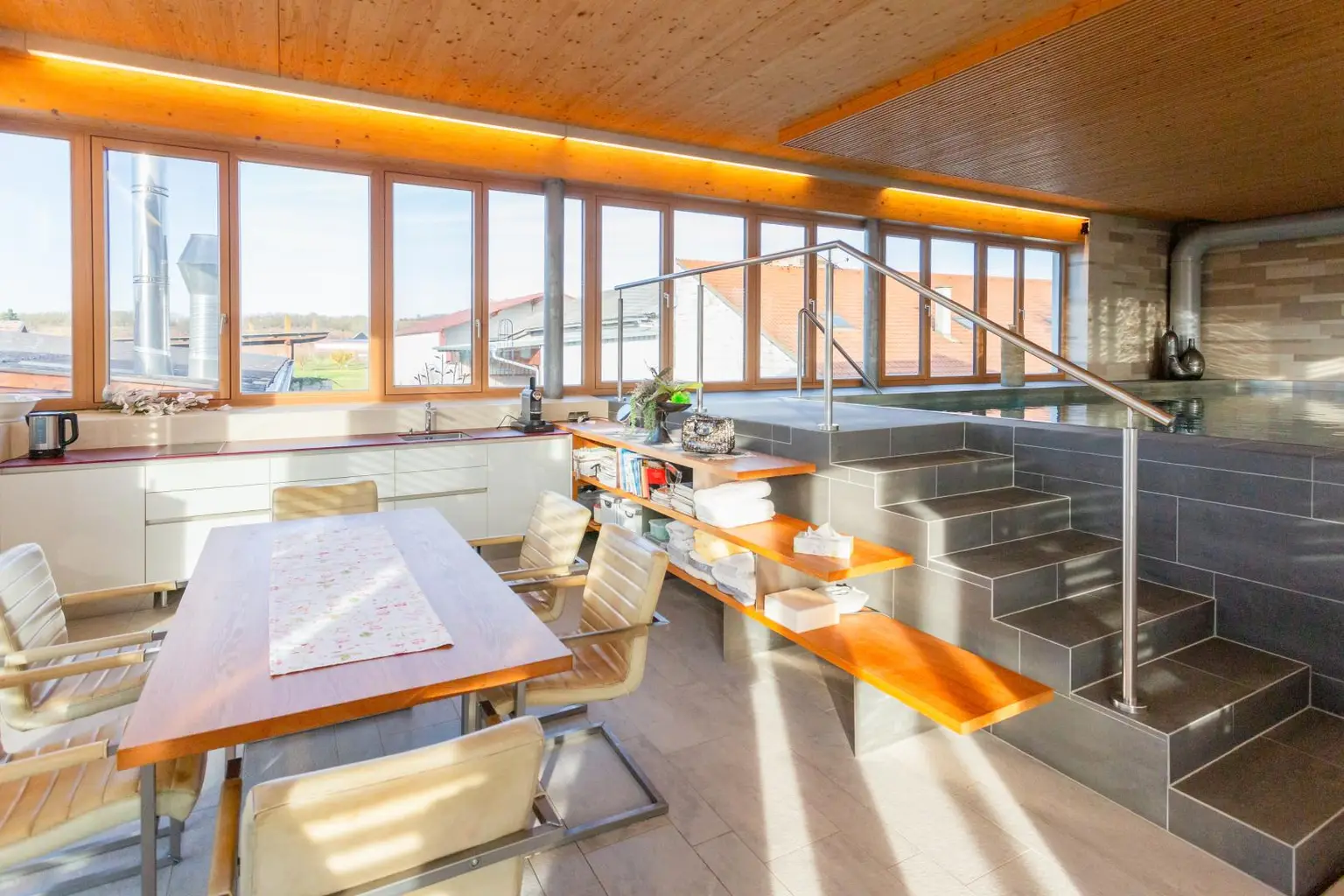 Schwimmhalle Ansicht 1