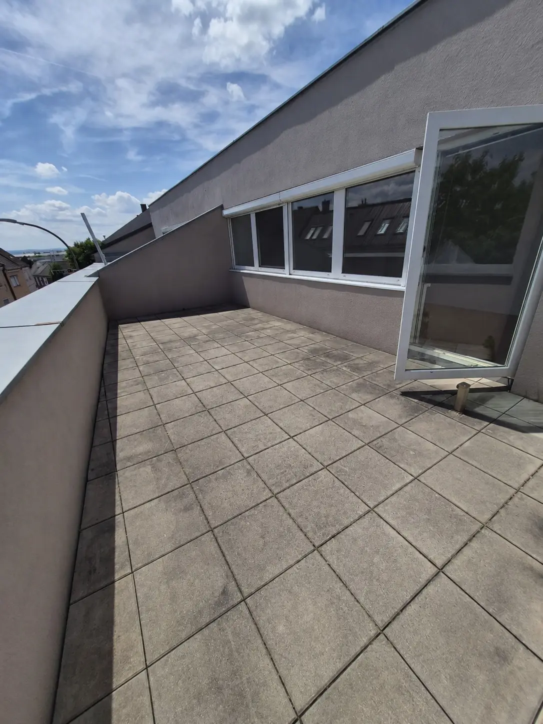Ca. 68,40 m² Terrassenwohnung mit 24,70 m² südostseitiger Terrasse
