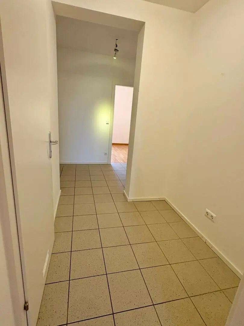 Vorzimmer-Gang mit Nische / Stauraum