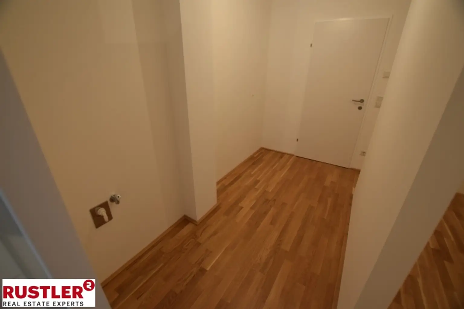 AB NOVEMBER VERFÜGBAR- HELLE 1,5-ZIMMERWOHNUNG AN DER U2!