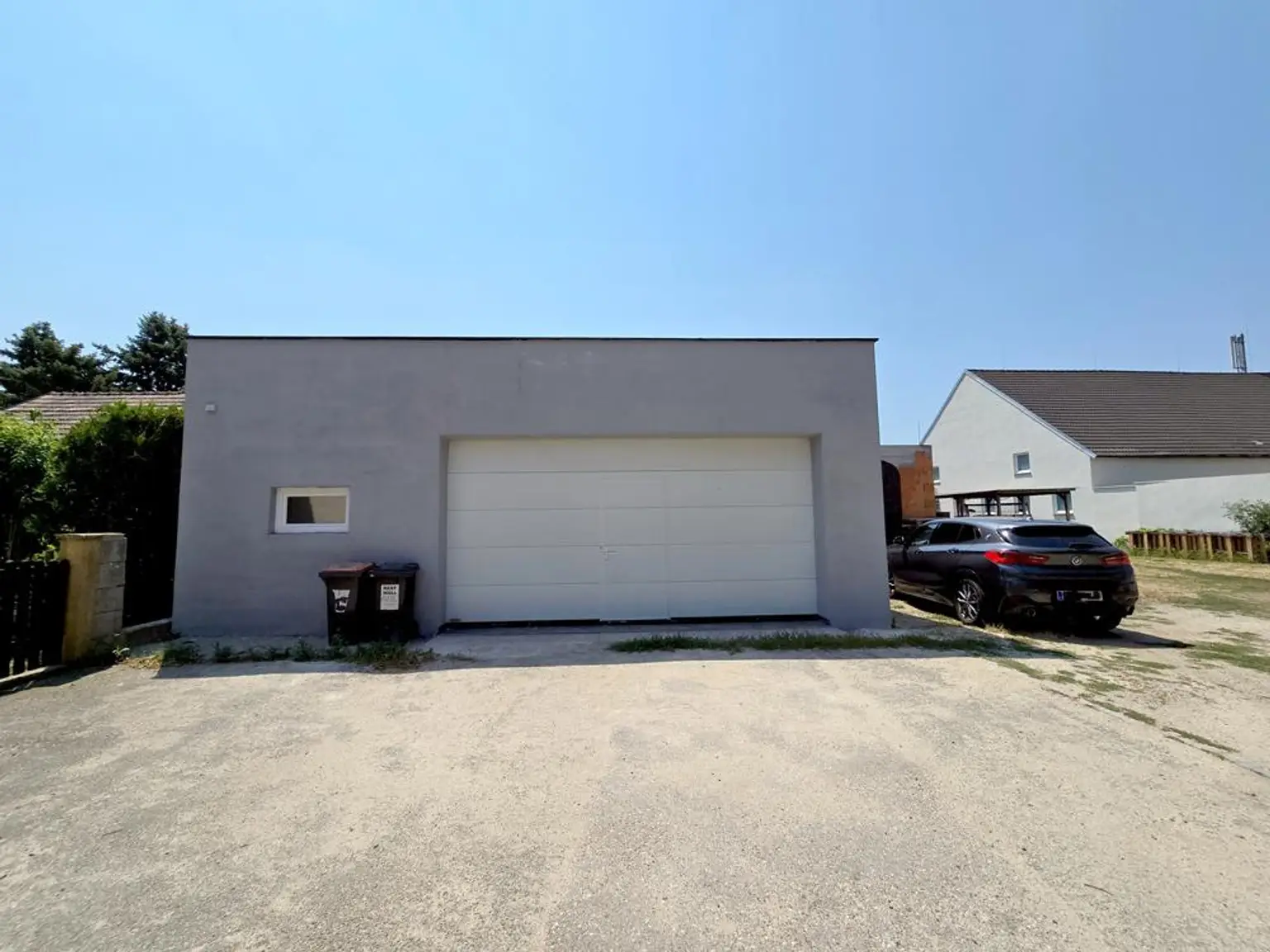 Garage (rückwärtiger Zugang)