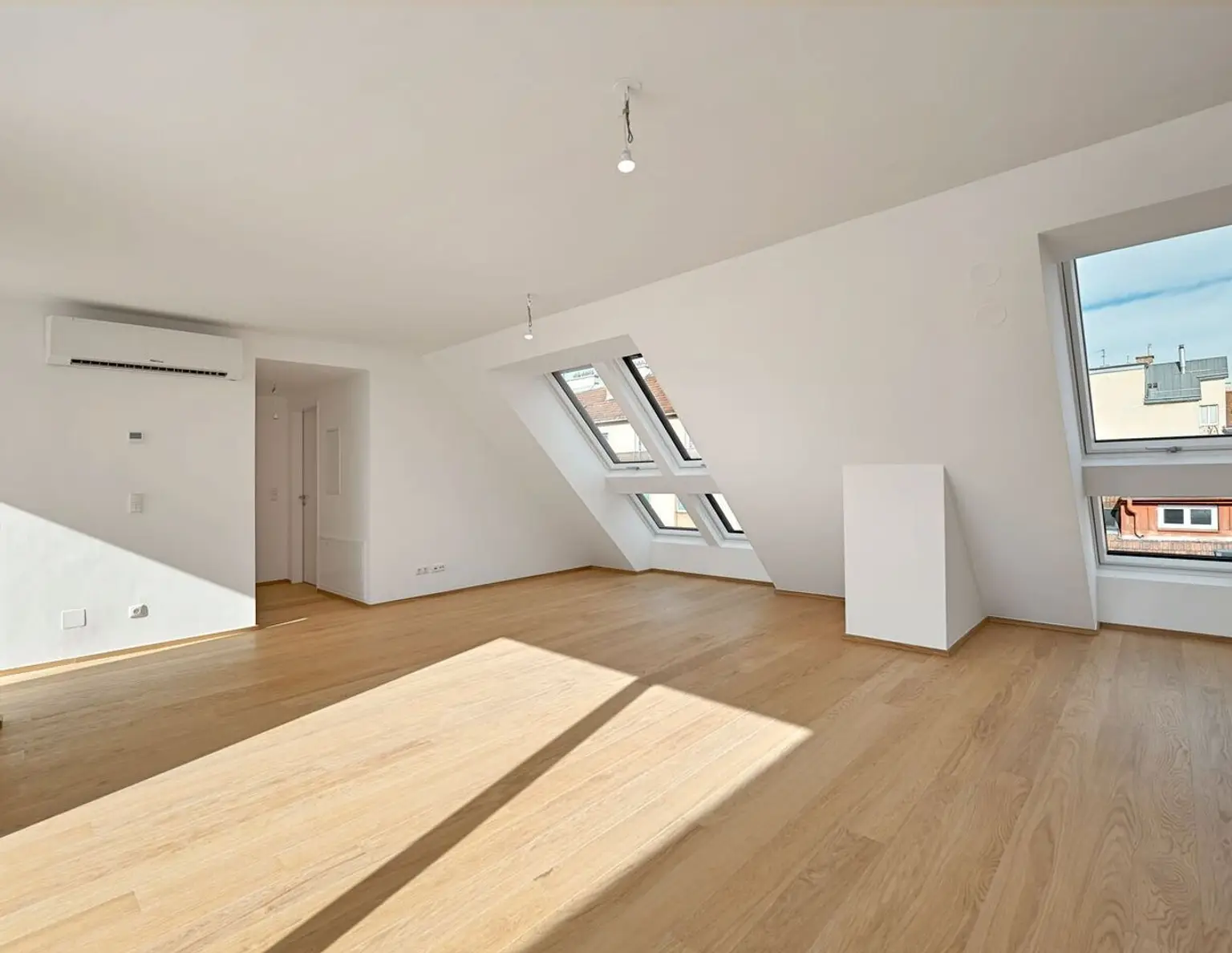 THE TEMPTATION - Große Maisonette Wohnung mit Terasse & Balkon - 4 Zimmer