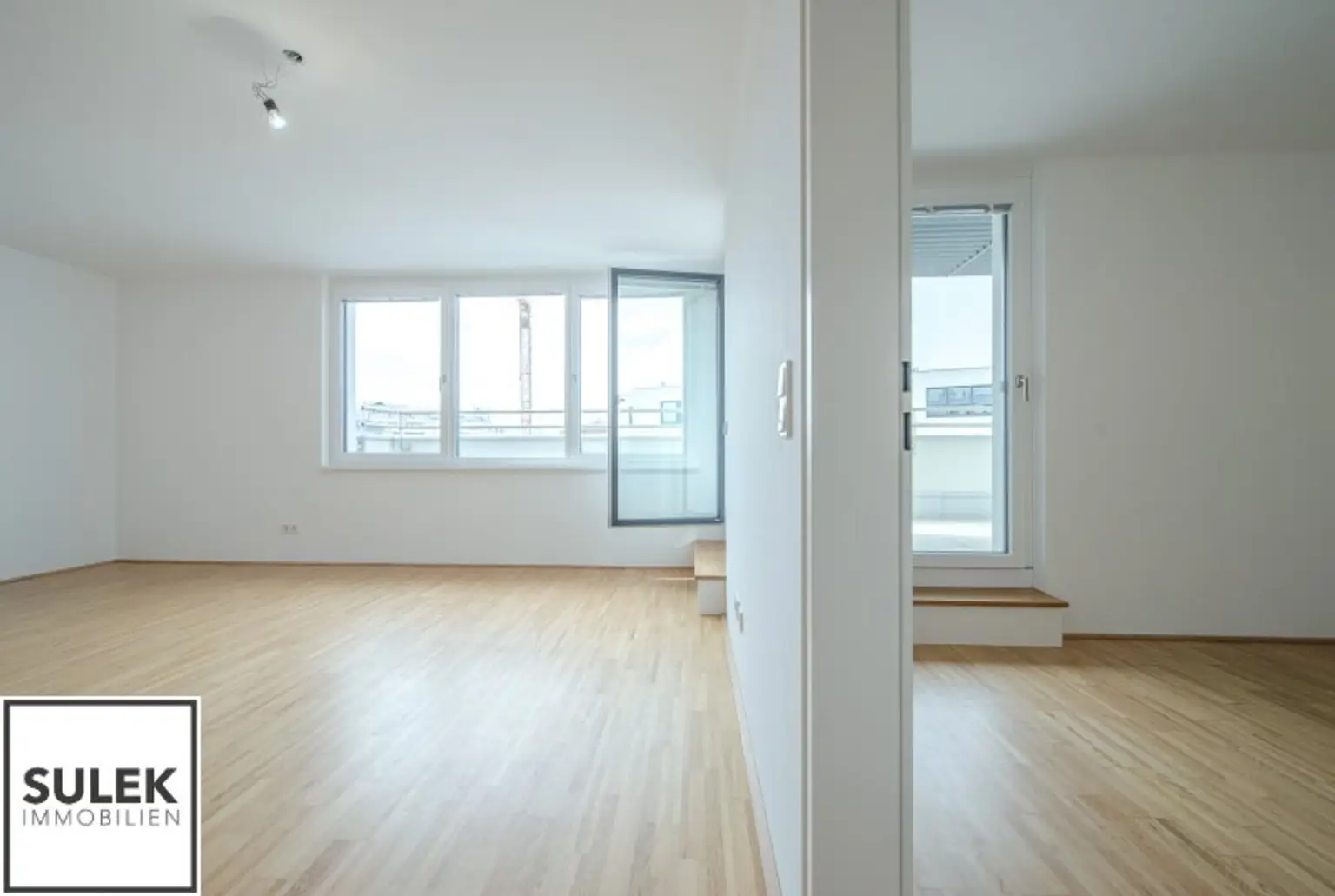 *Ab Februar* Helle 2 Zimmer Dachgeschosswohnung mit hofseitiger Terrasse - Abendsonne auf der eigenen Terrasse genießen! // ab 02/26 **VIDEO**