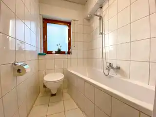 Badezimmer im Erdgeschoss