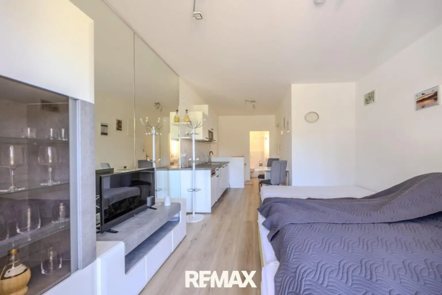 Wohnung OG mit Schlafmöglichkeit