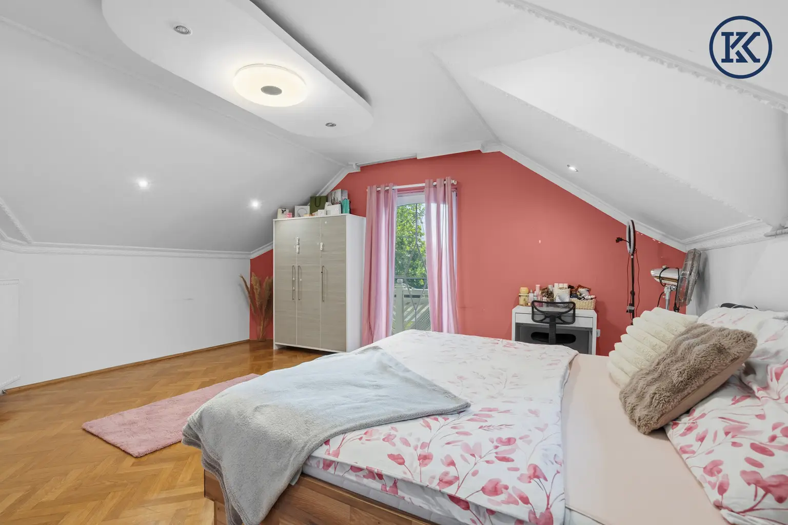 Schlafzimmer 5