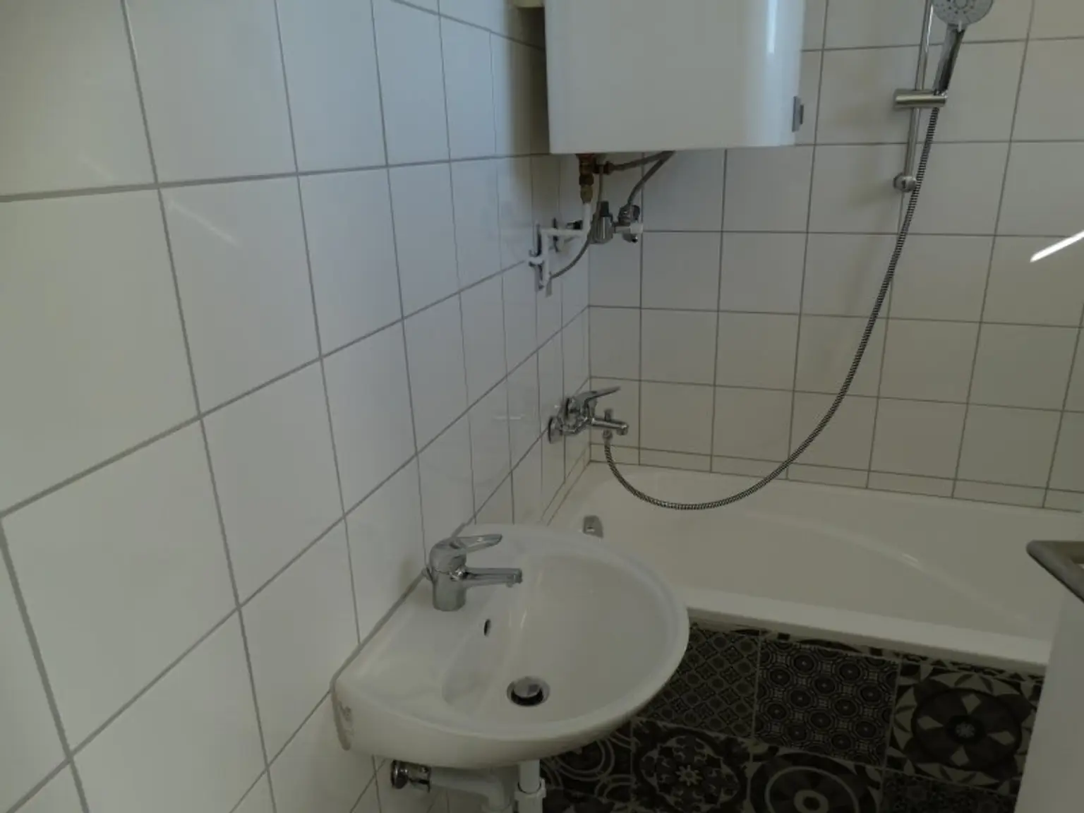 KLEINE ABER FEINE WOHNUNG AM RANDE VON MÖDLING