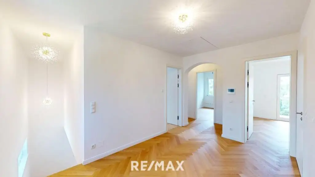 ETWAS GANZ BESONDERES Neuwertige Villa in Grün und Ruhelage mit gepflegtem Garten in privilegierter Lage Wien 1210