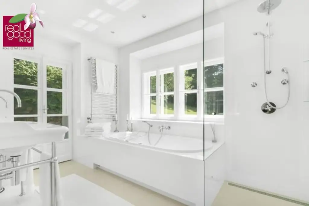 Zeitlose Eleganz im Wienerwald – Historische Villa mit Nebengebäuden  auf Traumgrundstück mit Outdoorpool und Waldsauna
