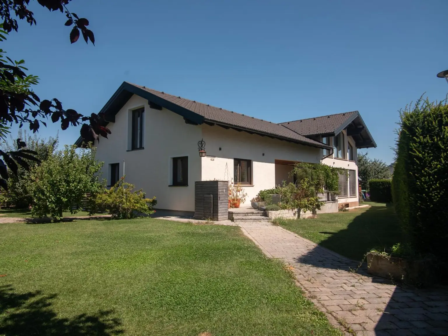 Exklusives Einfamilienhaus mit Ausblick und Wellnessbereich