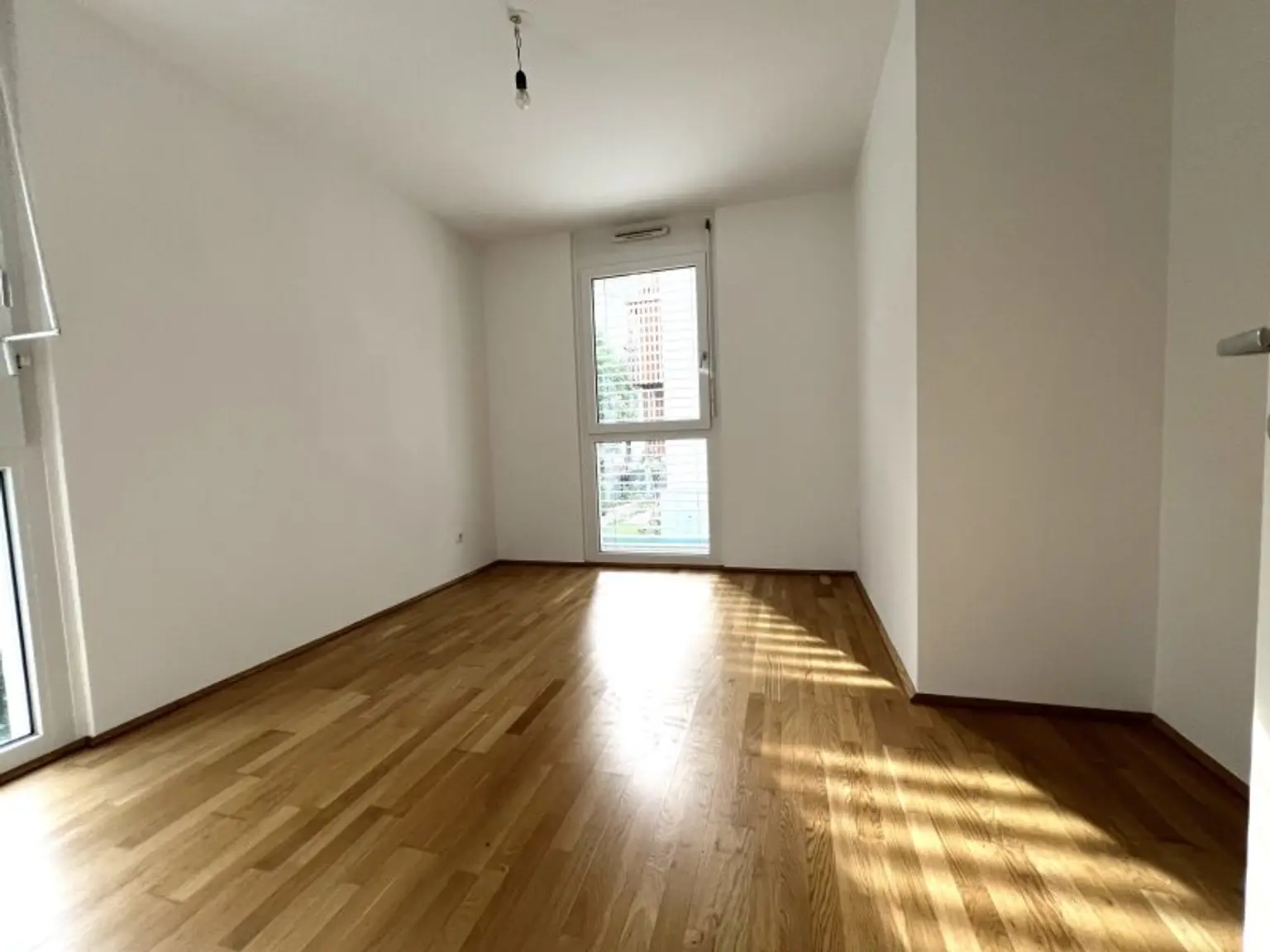 Attraktive 2-Zimmerwohnung mit Kühldecke und Balkon