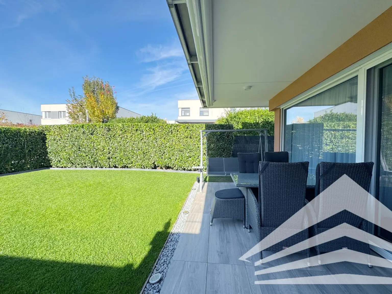 Exklusive 3 Zimmerwohnung mit traumhaftem Privatgarten im Zentrum von Pasching