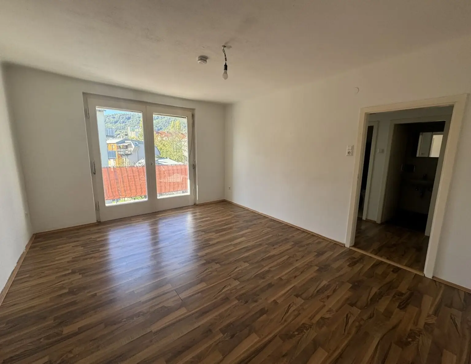 2 Zimmer Genossenschaftswohnung mit Balkon!