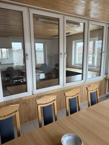 GEWERBEOBEKT MIT RENDITE-MÖGLICHKEIT: BÜRO - LAGER - WERKSTATT - STELLFLÄCHEN