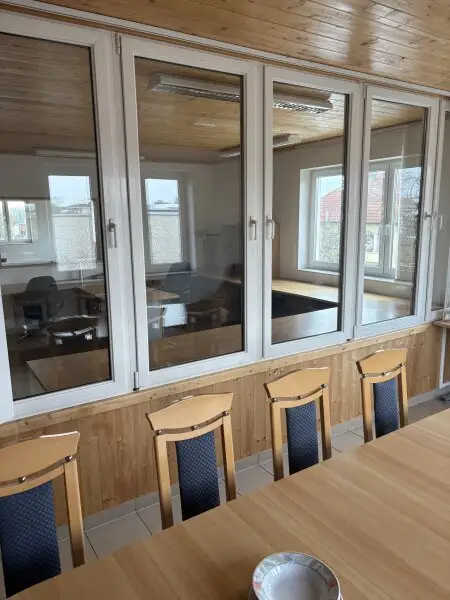 GEWERBEOBEKT MIT RENDITE-MÖGLICHKEIT: BÜRO - LAGER - WERKSTATT - STELLFLÄCHEN