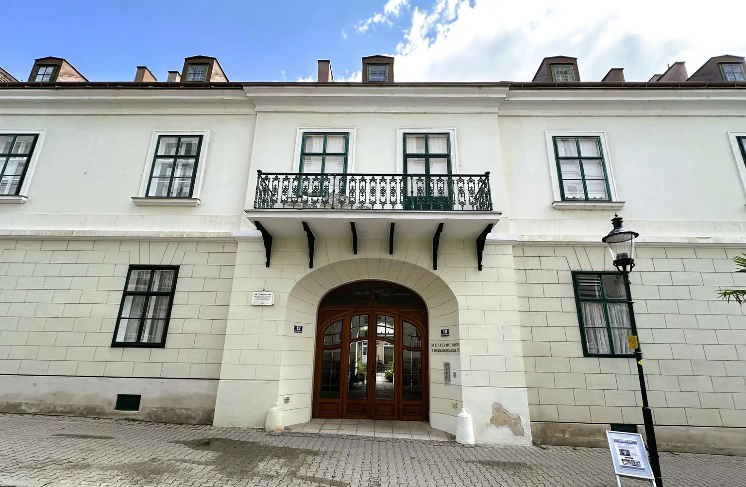 4 ZIM.WHG MIT BLICK IN RUHIGEN INNENHOF/LIFT/TIEFGARAGE