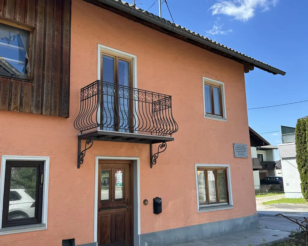 Einfamilienhaus mit großem Garten