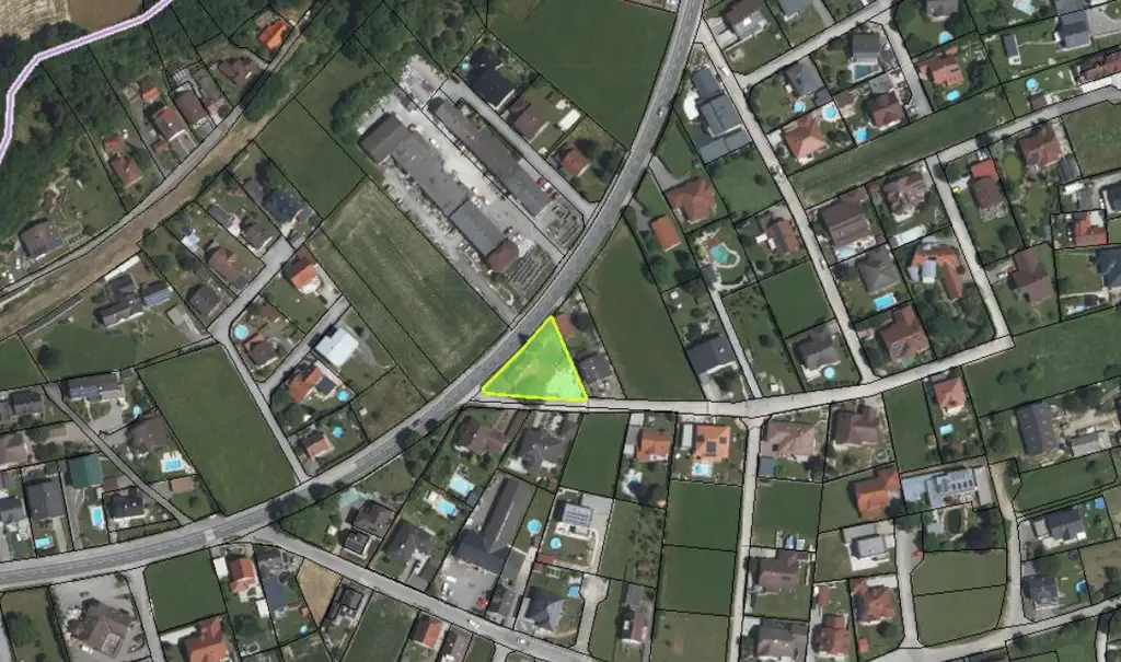 Geräumiges Haus mit Garten und Pool