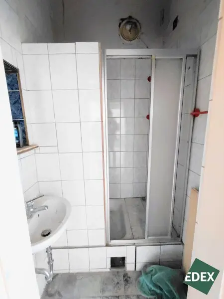 Sanierungsbedürftige 4-Zimmer-Altbauwohnung mit Potenzial nahe Venediger Au