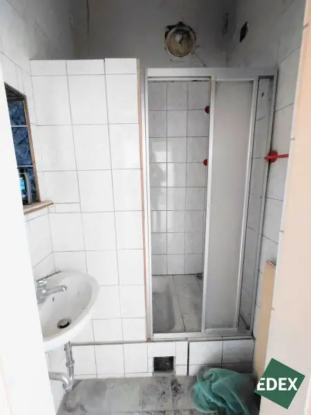 Sanierungsbedürftige 4-Zimmer-Altbauwohnung mit Potenzial nahe Venediger Au