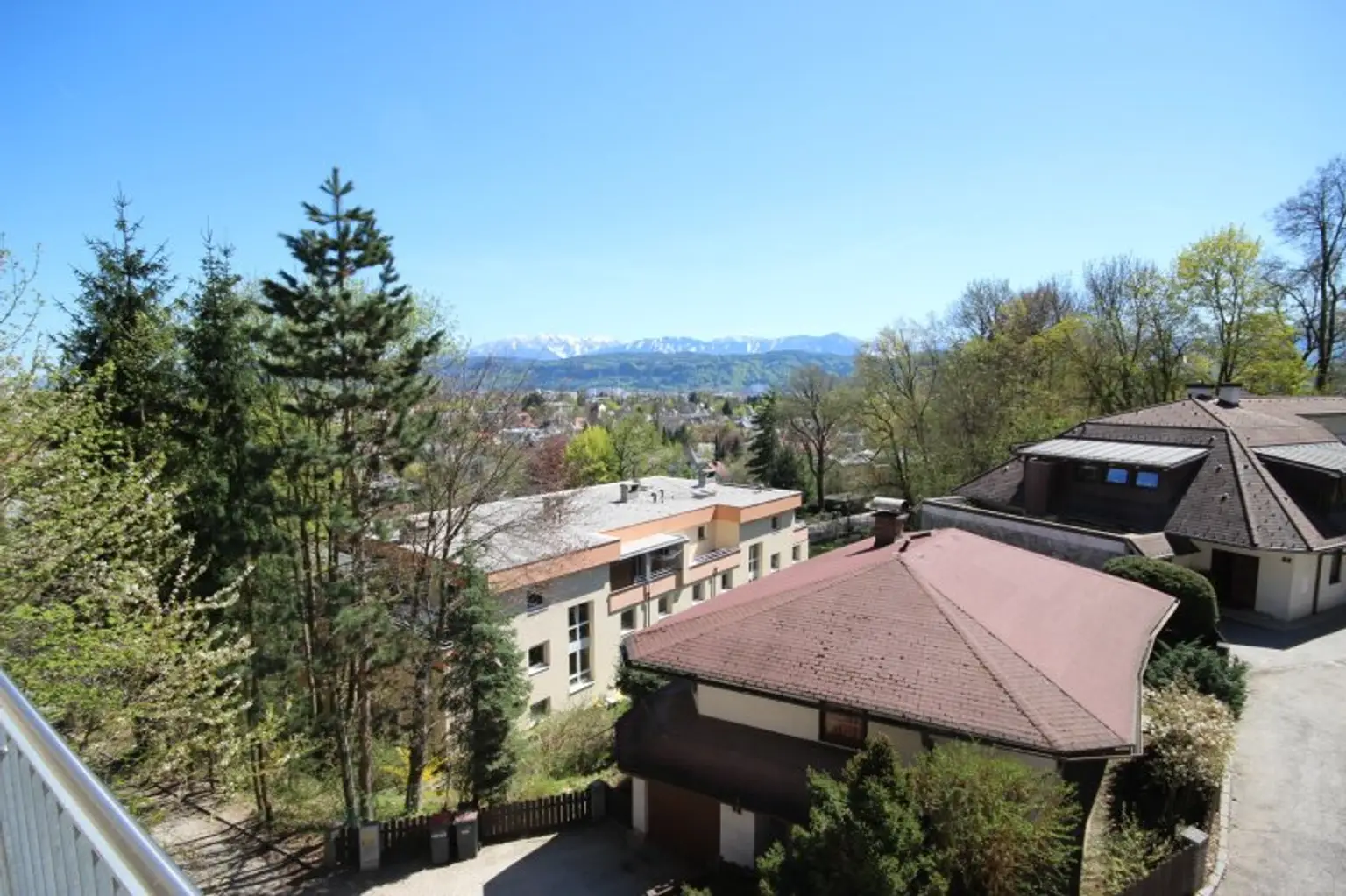 Traumhafte 3 Zi Wohnung mit Balkone und Carport am Kreuzbergl