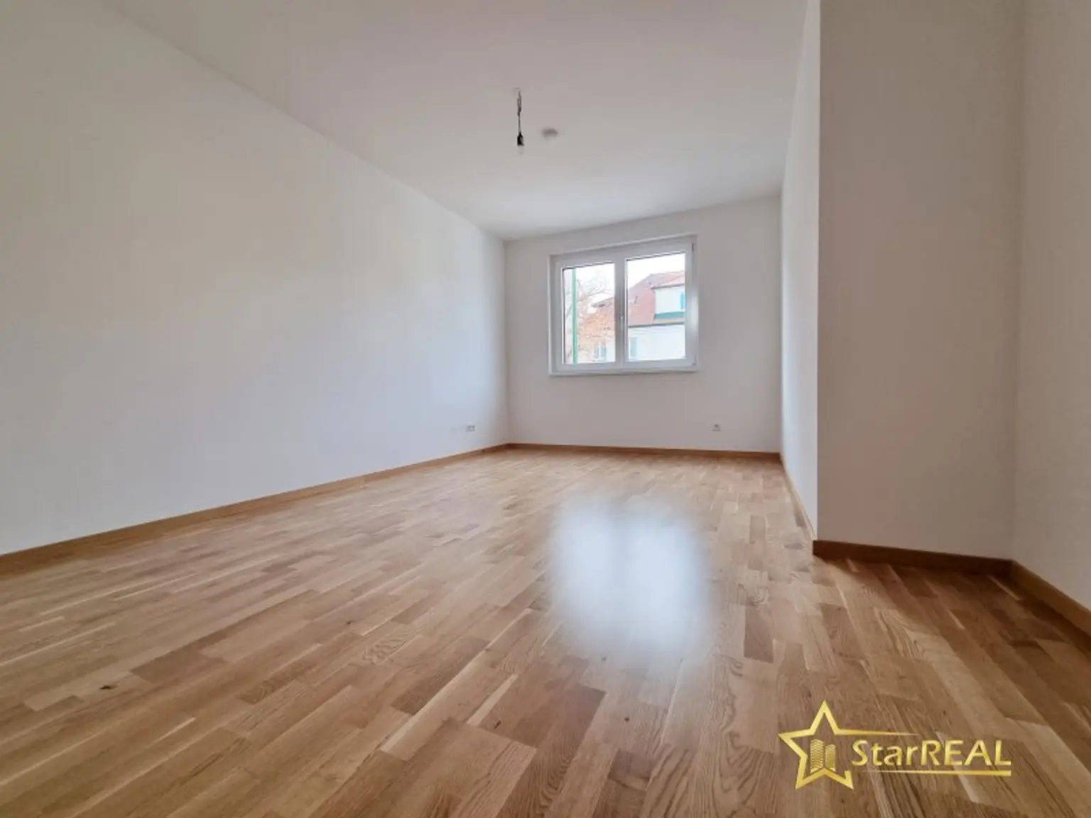 STILVOLLE 4-ZIMMER-ERSTBEZUGWOHNUNG IN ZENTRUMSNAHER LAGE VON MÖDLING - BALKON, 2 BÄDER & TIEFGARAGE OPTIONAL.