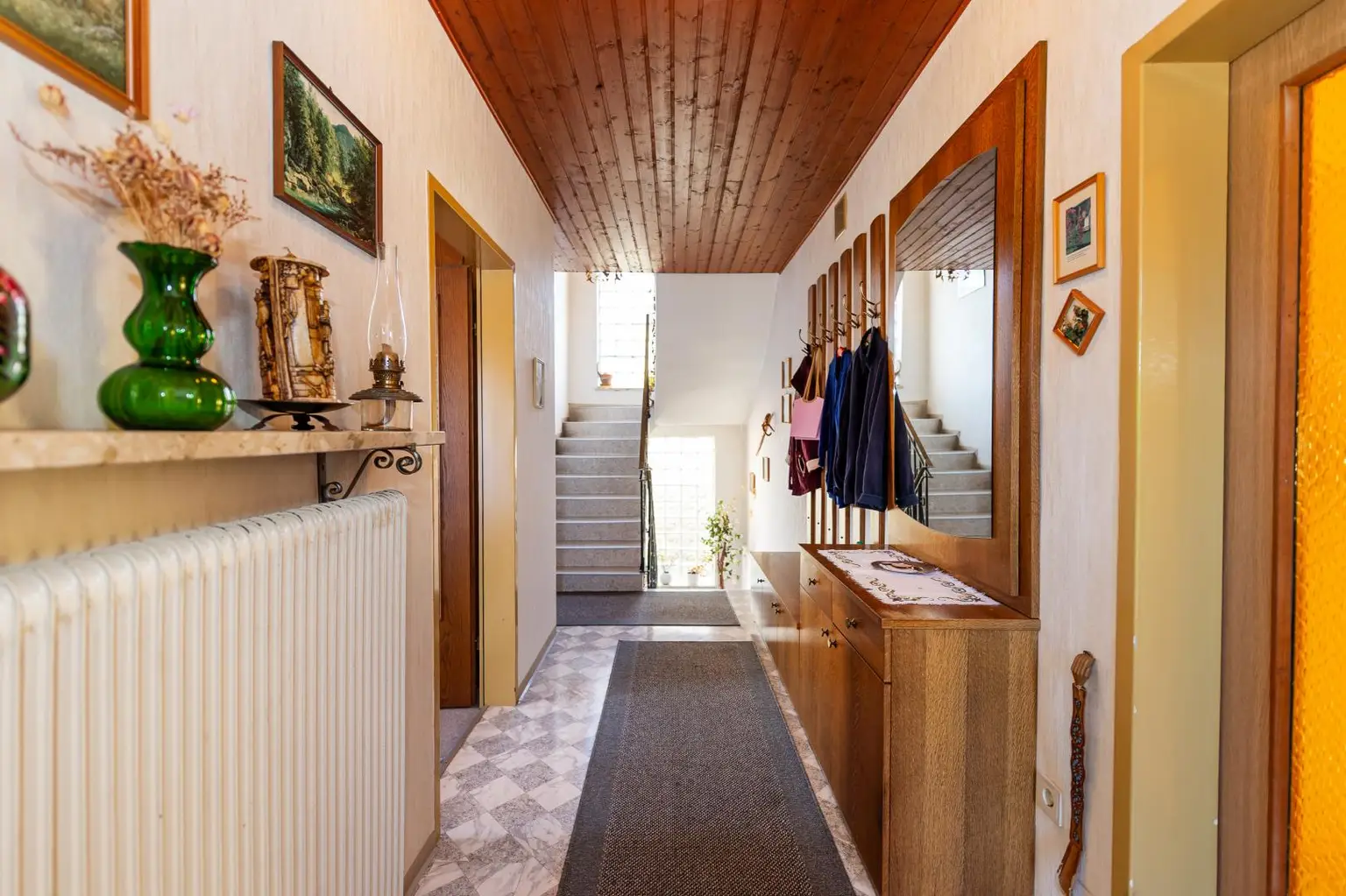 Einfamilienhaus mit wunderschönem Grundstück in ruhiger Lage