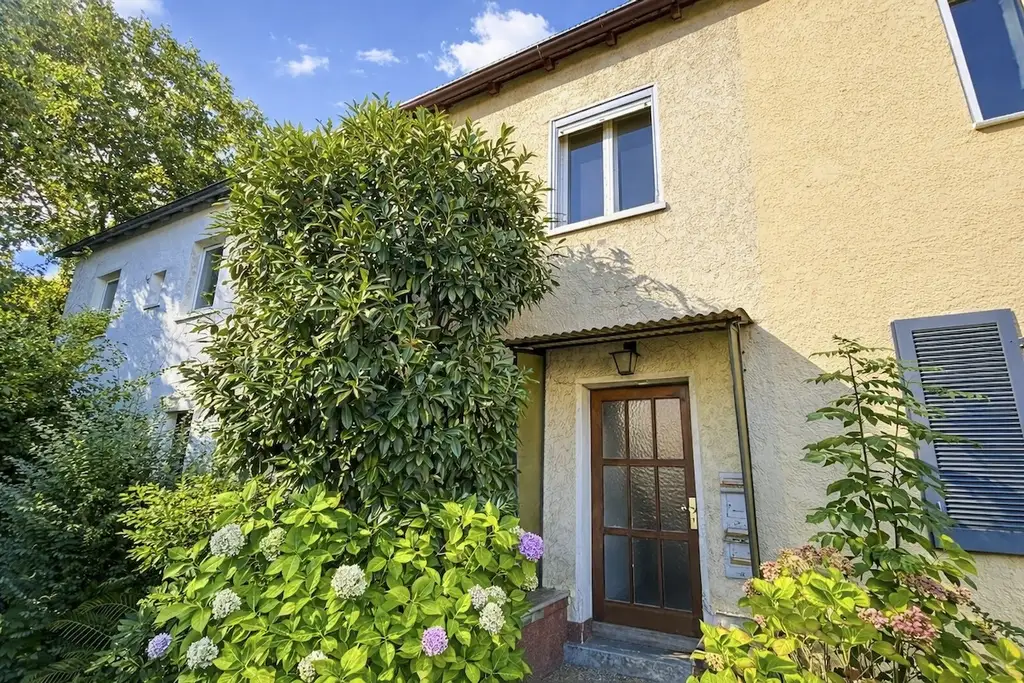 METZ IMMOBILIEN - Sanierungshaus auf einem attraktiven Erbpachtgrundstück!