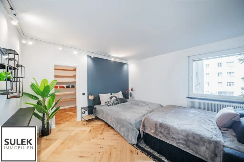 Ruhige, sanierte 3,5 Zimmer Wohnung mit Designer-Bad und Küche + Garage (optional!) in Mariahilf - beziehbar ab 01/26!