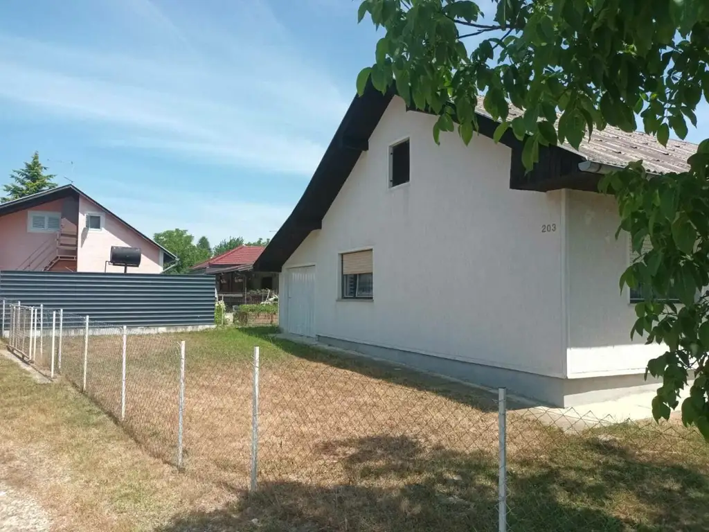 Zentral Kroatien: Charmantes kleines Haus am See