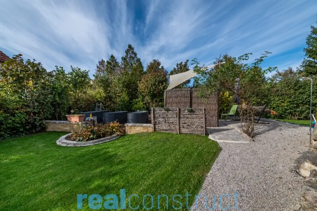 Ökologisch nachhaltiges Einfamilienhaus mit ERDWÄRME-Heizung in bester Lage von Bad Erlach