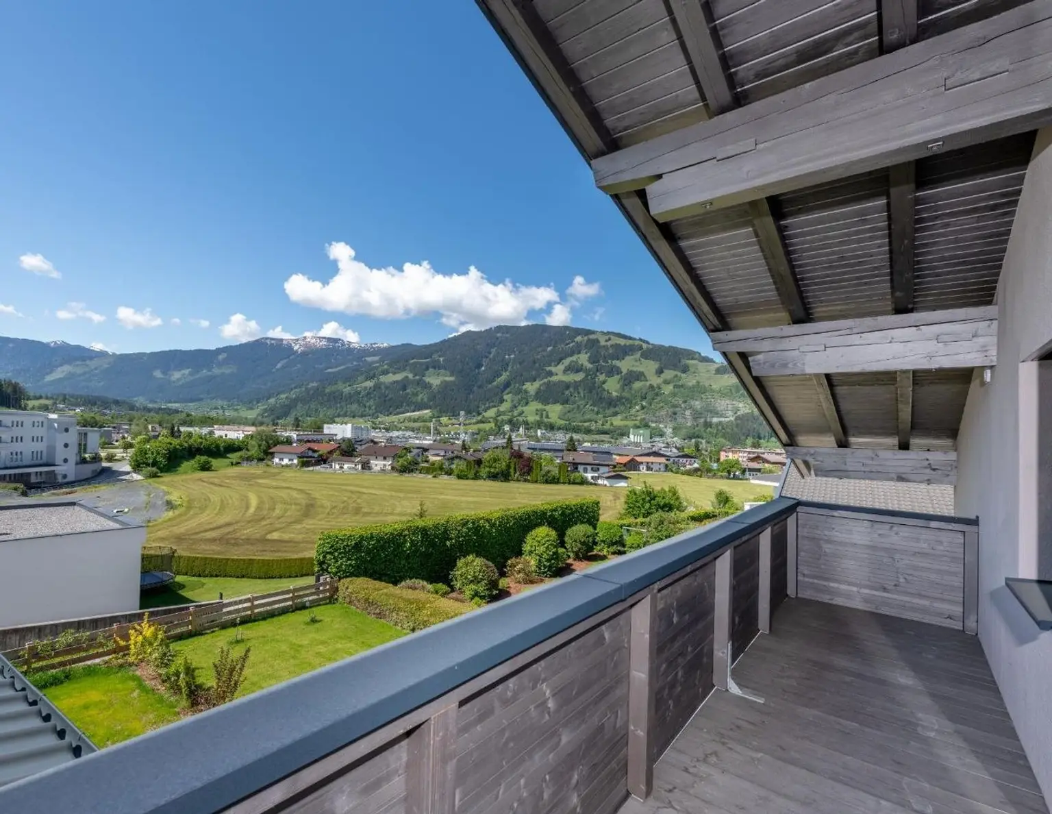 Förderung möglich! Sonnige Dachgeschosswohnung am Stadtrand von Saalfelden!