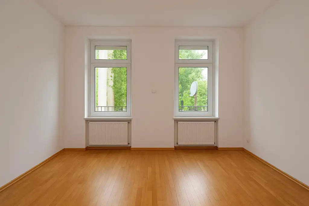 Charmante 1-Zimmer-Altbauwohnung mit Balkon in Hofruhelage