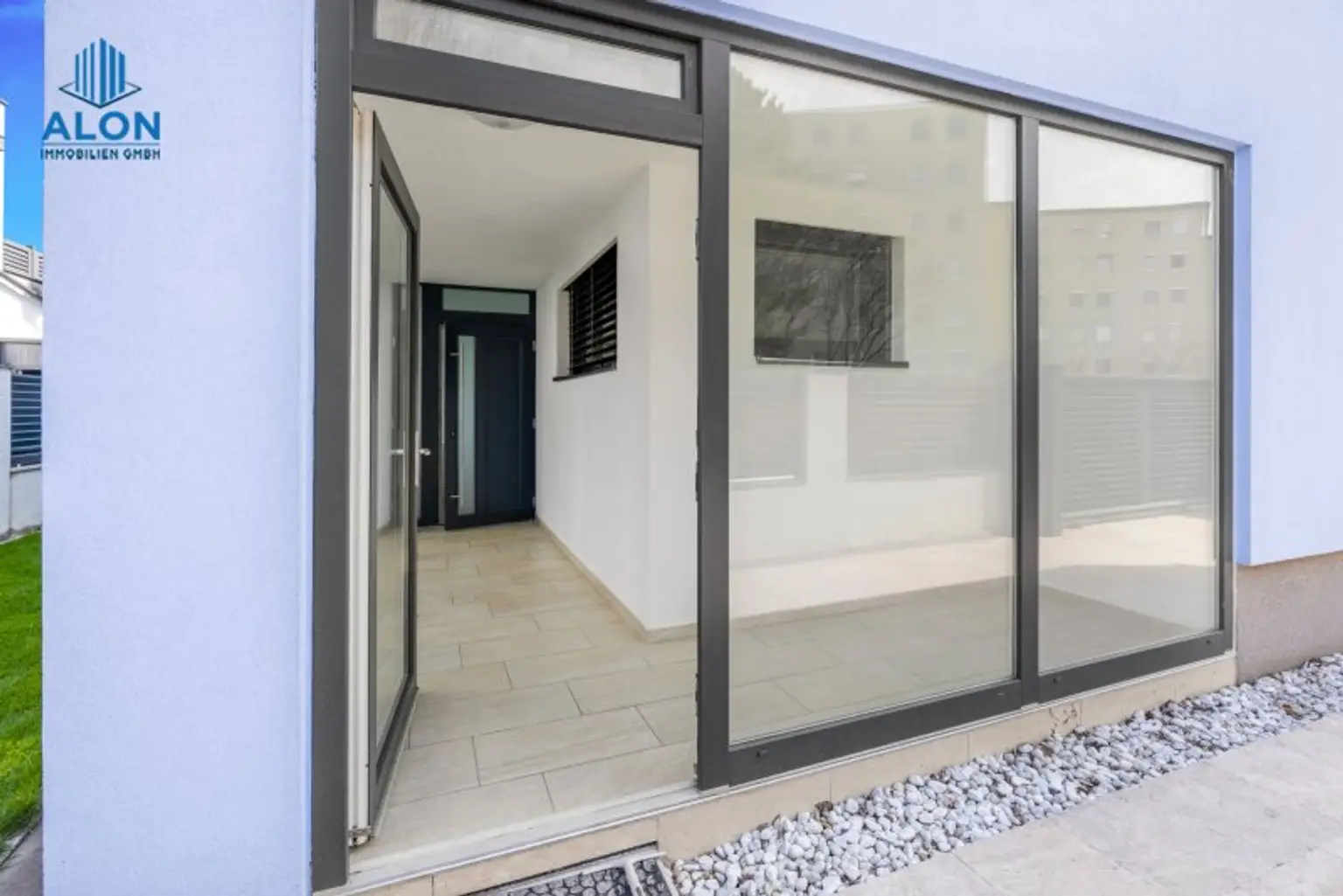 EXKLUSIVES WOHNHAUS | WOHNTRAUM | GROSSER GARTEN MIT WHIRLPOOL & SAUNA