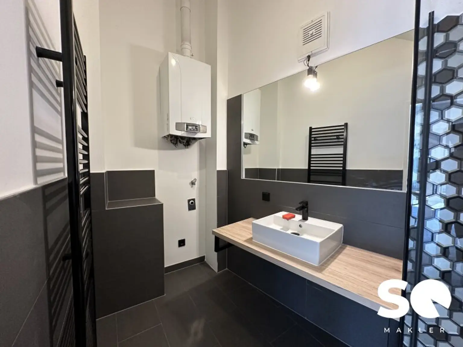 #SQ - DG / LOFT - STILVOLLES WOHNEN MIT SONNIGER TERRASSE BEIM AUGARTEN (GAUßPLATZ) & NÄHE DONAUKANAL (U4)