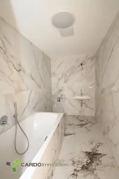 Exklusive Dachgeschosswohnungen mit Außenflächen in einem schönen Altbau