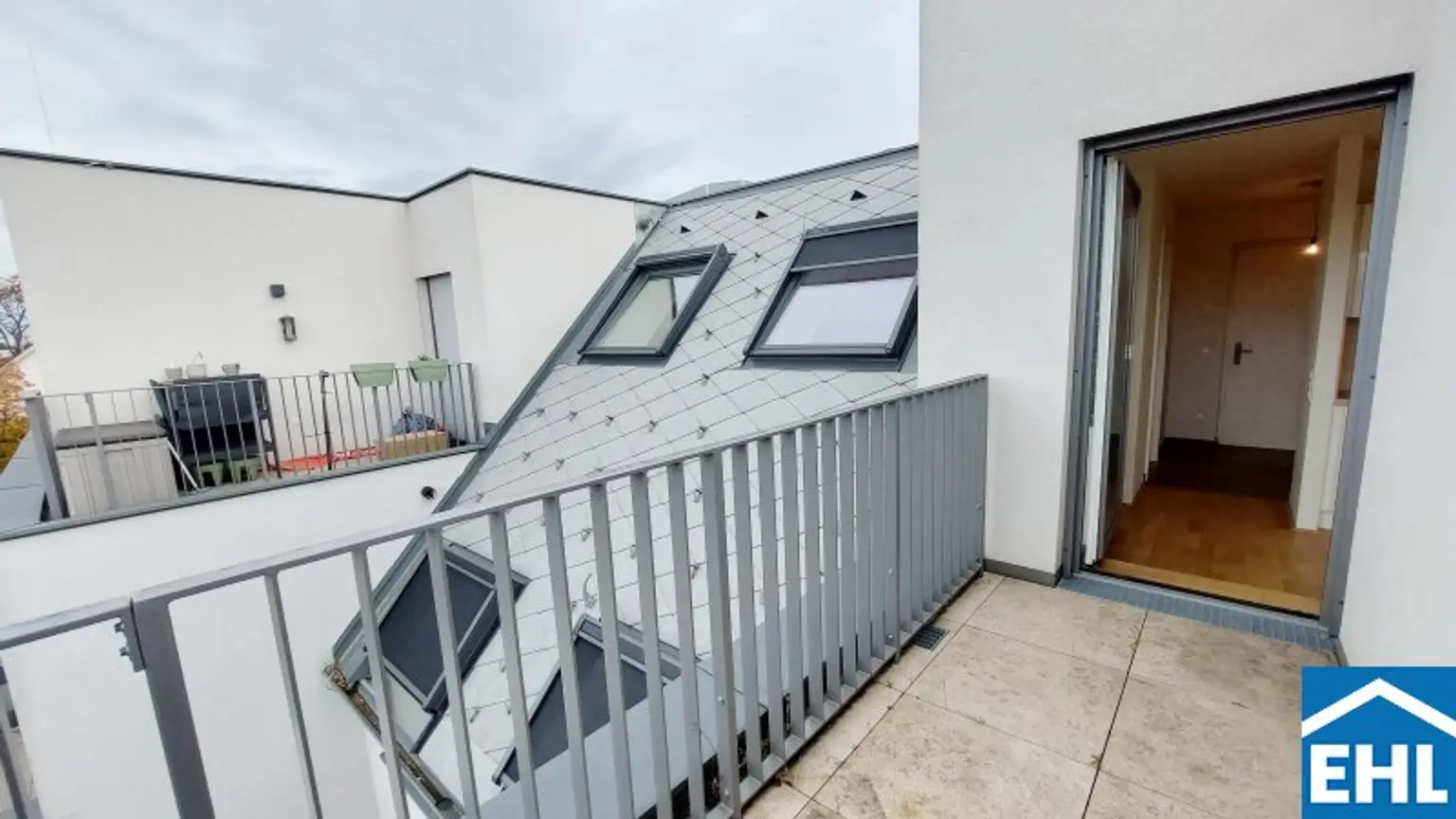 LEOPOLD XXI – Lichtdurchflutete 3-Zimmer-Dachgeschosswohnung mit 2 Balkonen!